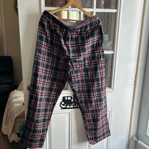 NWT Hanes Men's Black and Red Plaid 100% cotton flannel Pajamas bottoms, 29”long